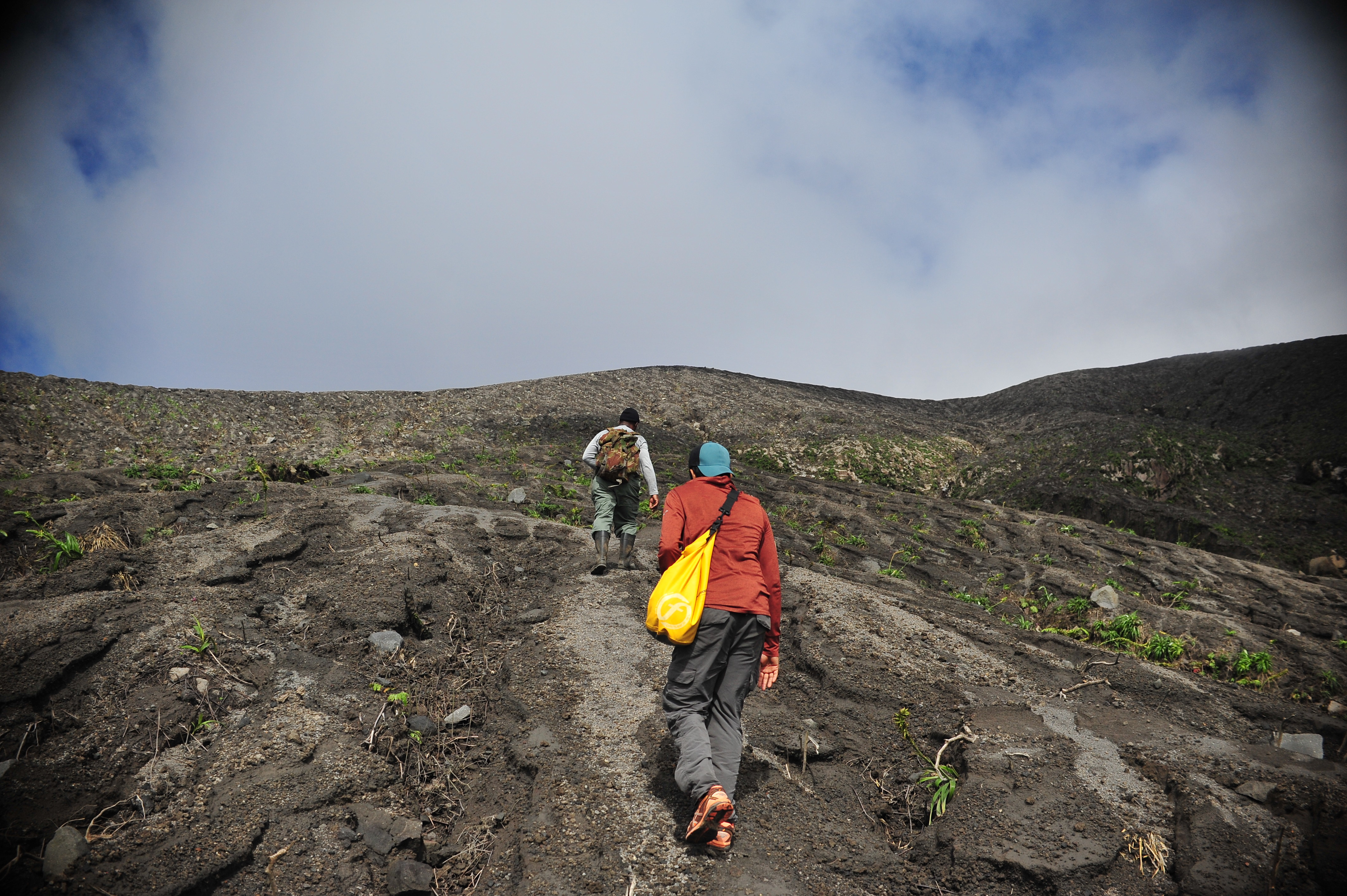 Nearing the crater rim - La Soufriére volcano 2021